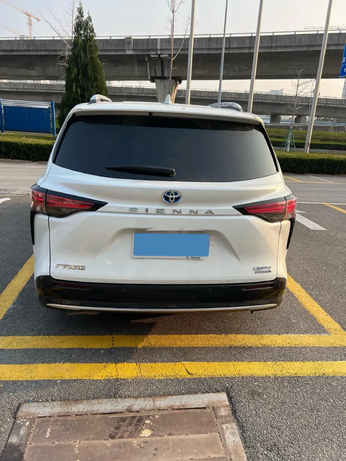 2023 Toyota Sienna 2.5L 189HP L4 E-CVT Hybrid,autocango,china used car exporter,china ev exporter,chinese used car exporter,chinese used ev exporter