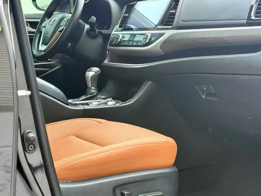 2019 HanTeng V7 1.5T 156HP L4 6AT,autocango,china used car exporter,china ev exporter,chinese used car exporter,chinese used ev exporter