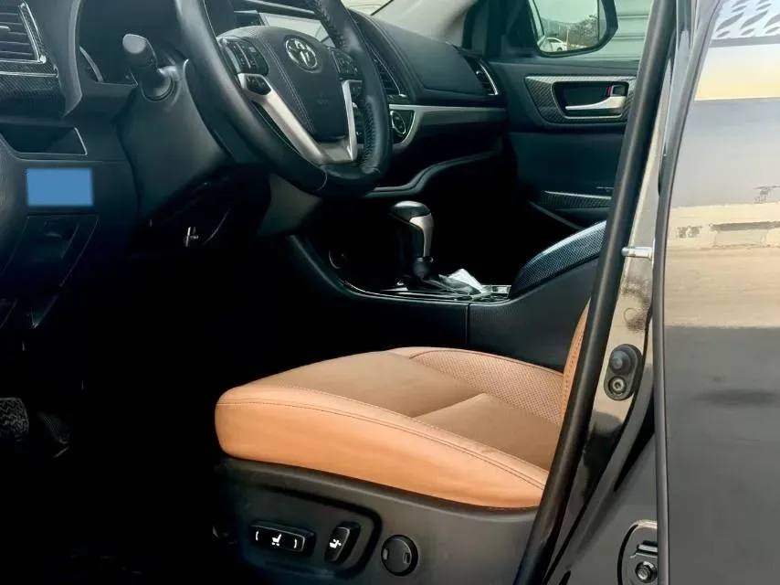 2019 HanTeng V7 1.5T 156HP L4 6AT,autocango,china used car exporter,china ev exporter,chinese used car exporter,chinese used ev exporter