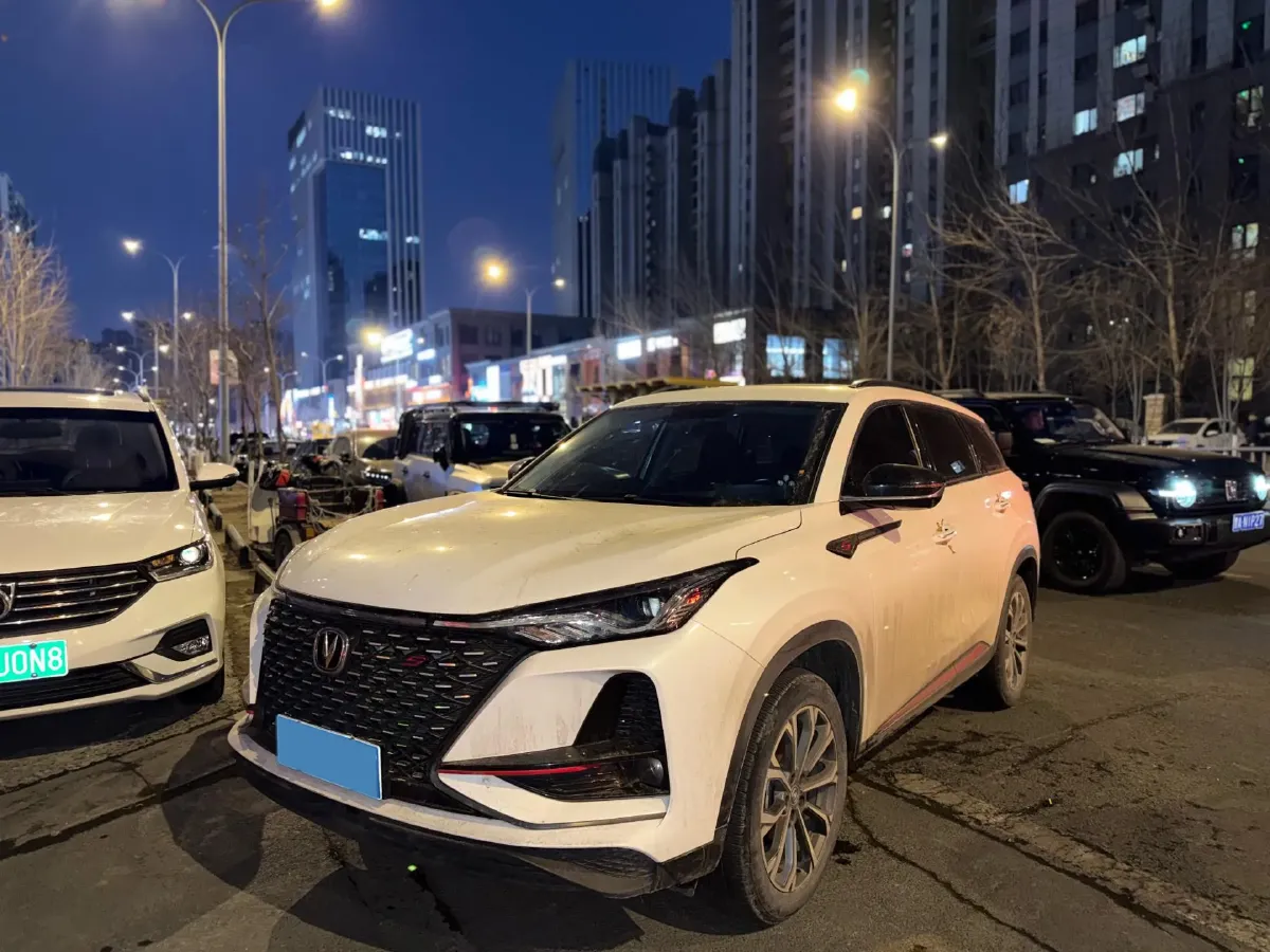 2022 ChangAn CS75 Plus 2.0T 233HP L4 8AT,autocango,china used car exporter,china ev exporter,chinese used car exporter,chinese used ev exporter
