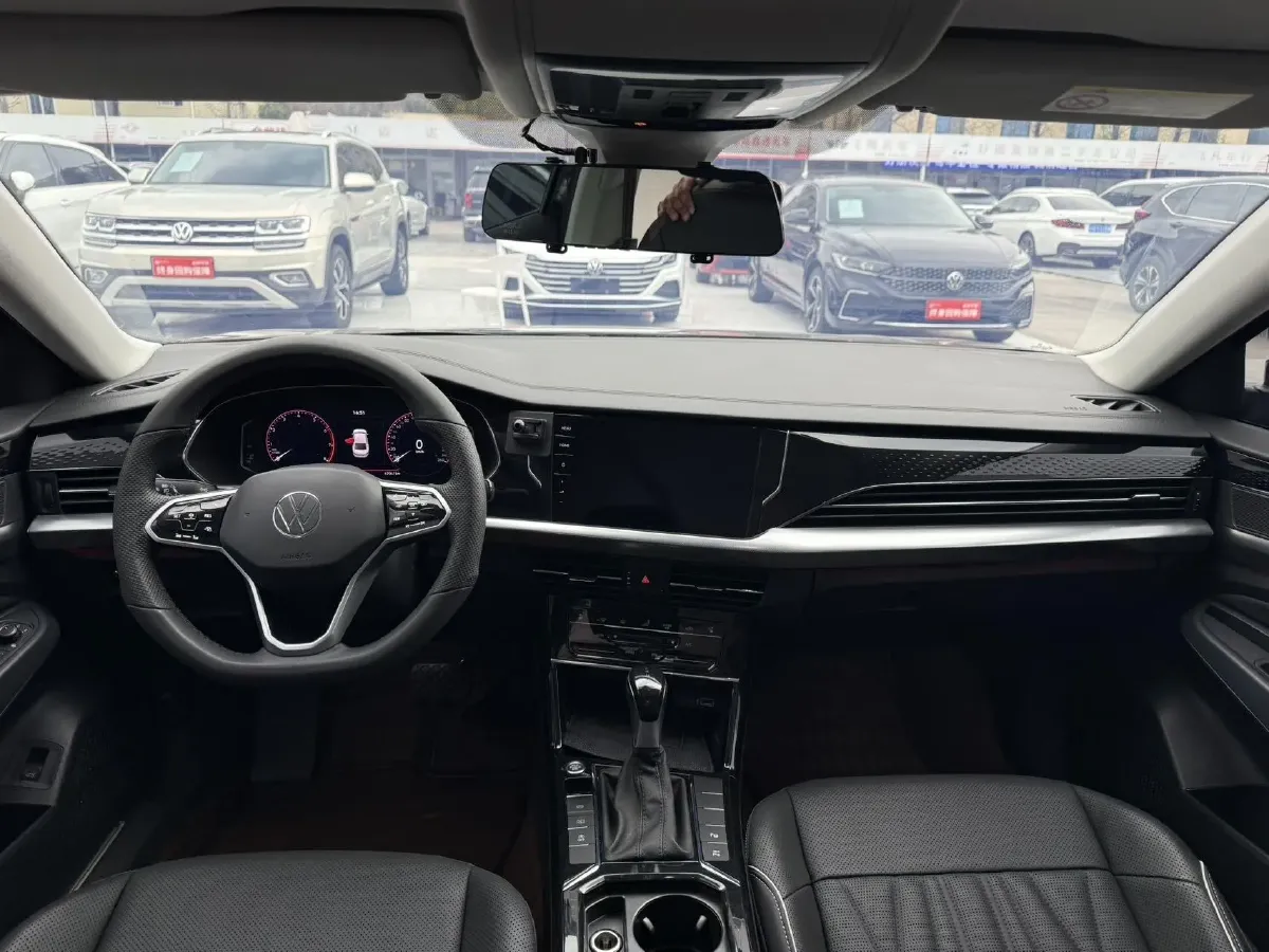 2023 Volkswagen Passat 2.0T 186HP L4 7DCT,autocango,china used car exporter,china ev exporter,chinese used car exporter,chinese used ev exporter