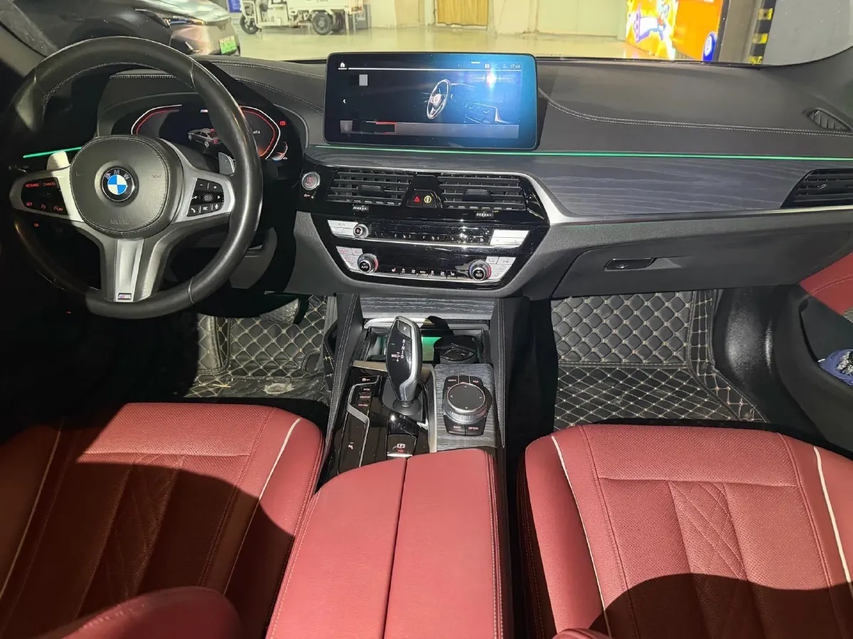 2021 BMW 5 Series 2.0T 252HP L4 8AT,autocango,china used car exporter,china ev exporter,chinese used car exporter,chinese used ev exporter