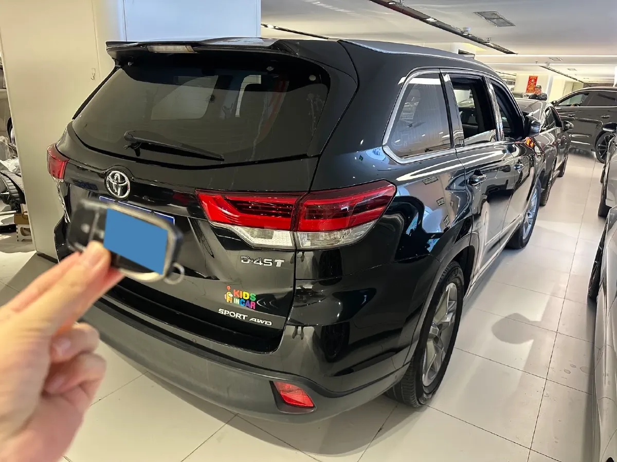 2018 Jeep Grand Commander 2.0T 265HP L4 9AT,autocango,china used car exporter,china ev exporter,chinese used car exporter,chinese used ev exporter