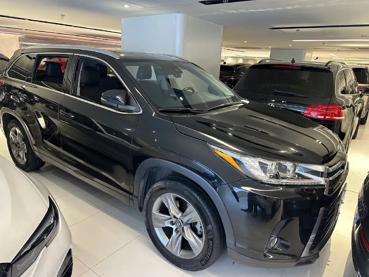 2018 Jeep Grand Commander 2.0T 265HP L4 9AT,autocango,china used car exporter,china ev exporter,chinese used car exporter,chinese used ev exporter