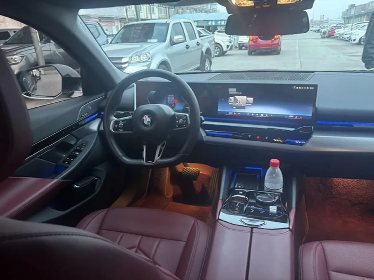 2024 BMW 5 Series 2.0T 190HP L4 8AT,autocango,china used car exporter,china ev exporter,chinese used car exporter,chinese used ev exporter