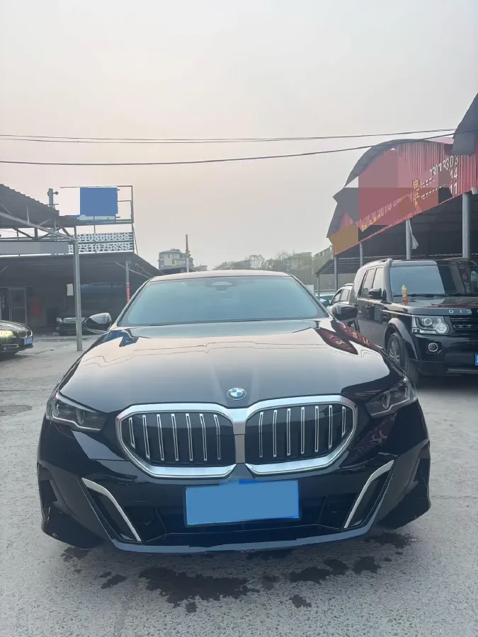 2024 BMW 5 Series 2.0T 190HP L4 8AT,autocango,china used car exporter,china ev exporter,chinese used car exporter,chinese used ev exporter