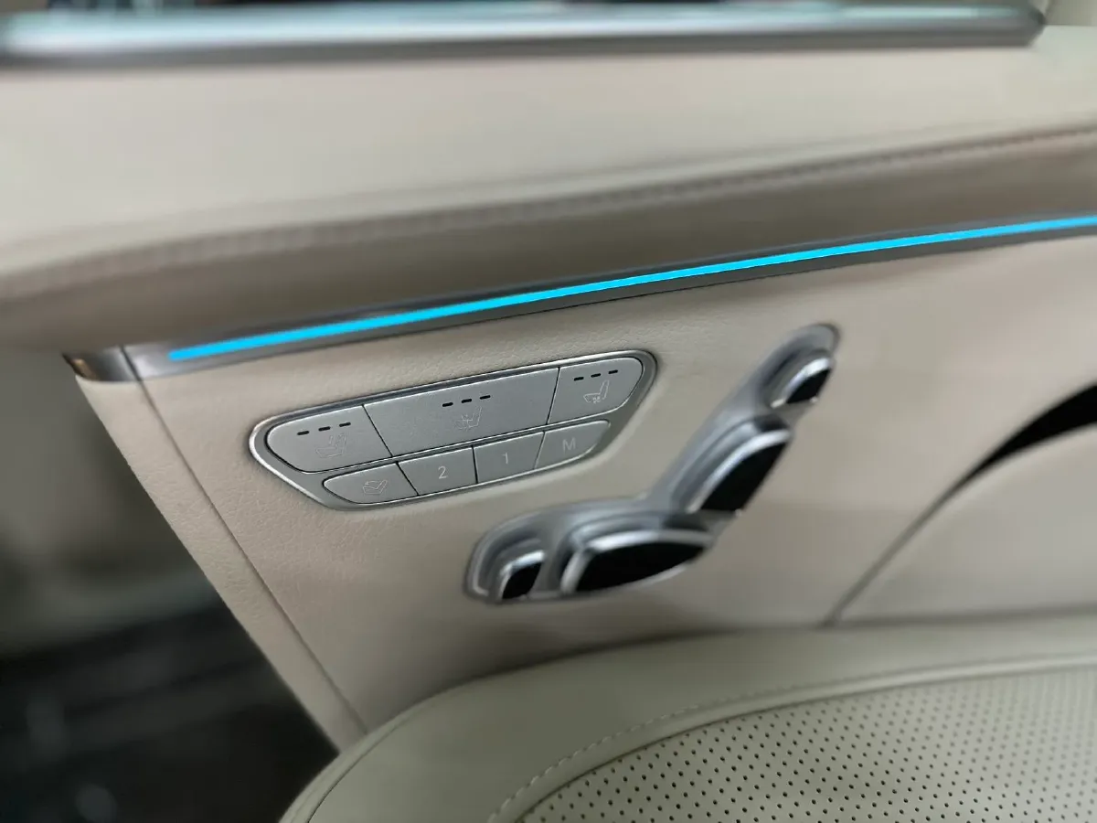 2024 Mercedes-Benz V Class 2.0T 231HP L4 9AT,autocango,china used car exporter,china ev exporter,chinese used car exporter,chinese used ev exporter