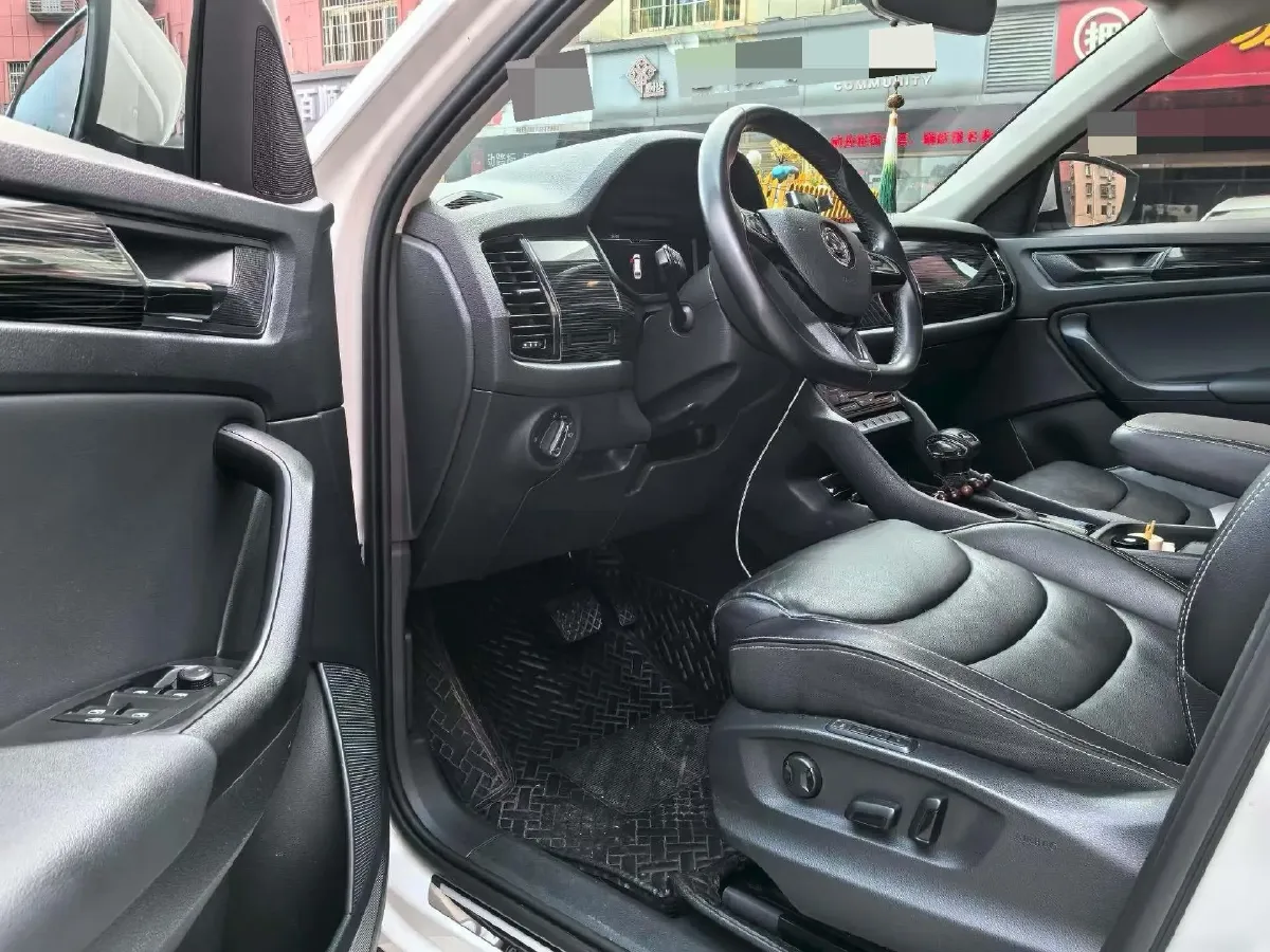 2020 Skoda Kodiak 2.0T 186HP L4 7DCT,autocango,china used car exporter,china ev exporter,chinese used car exporter,chinese used ev exporter