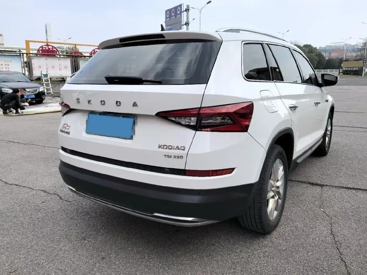 2020 Skoda Kodiak 2.0T 186HP L4 7DCT,autocango,china used car exporter,china ev exporter,chinese used car exporter,chinese used ev exporter