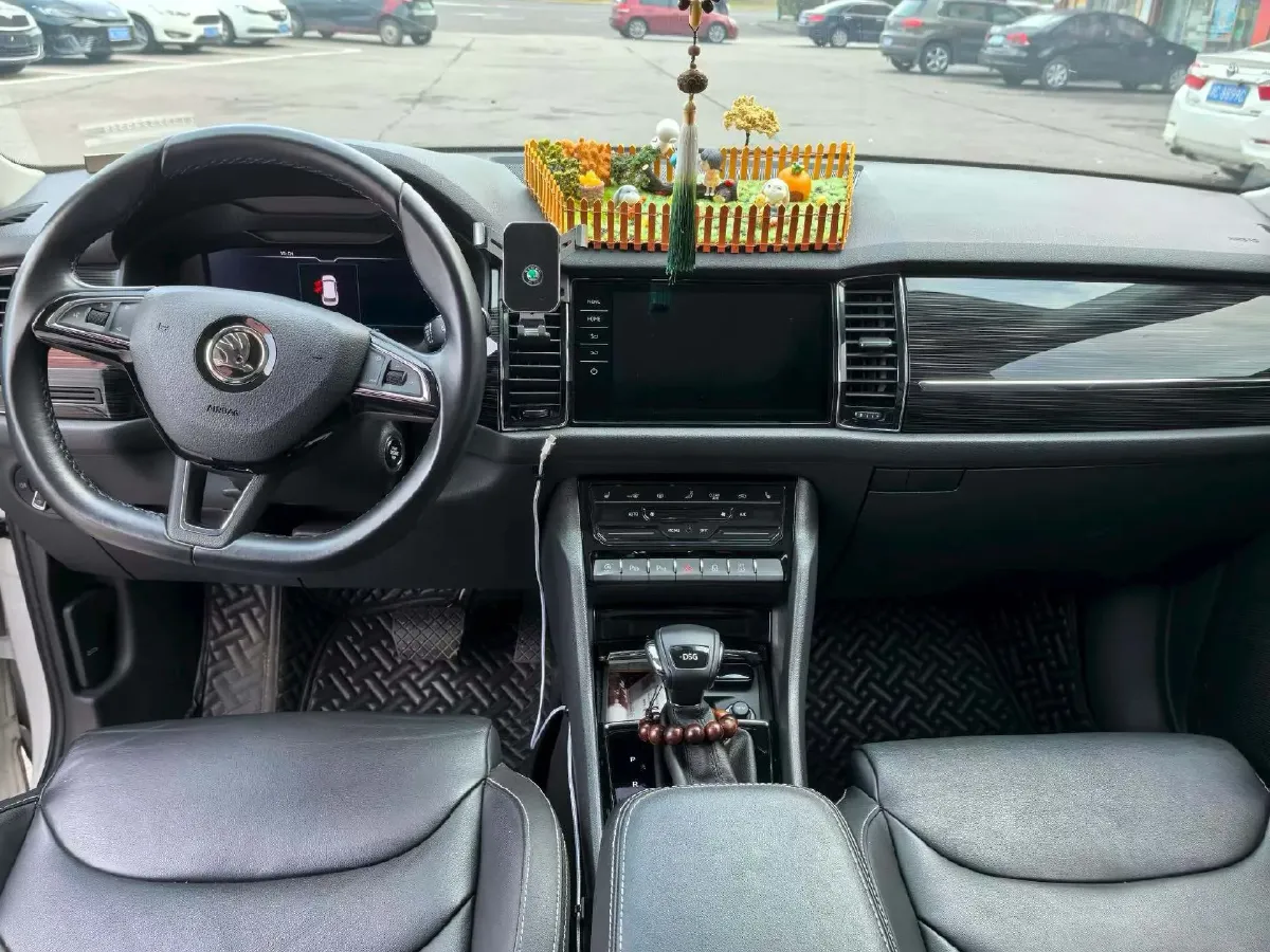 2020 Skoda Kodiak 2.0T 186HP L4 7DCT,autocango,china used car exporter,china ev exporter,chinese used car exporter,chinese used ev exporter