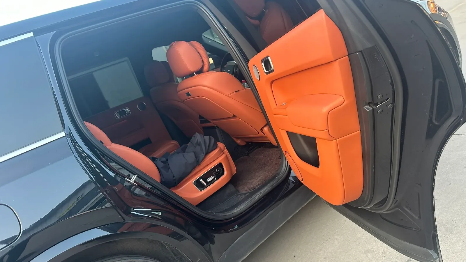 2022 Li L9 Range Extended 154HP REEV 42.6KWH,autocango,china used car exporter,china ev exporter,chinese used car exporter,chinese used ev exporter