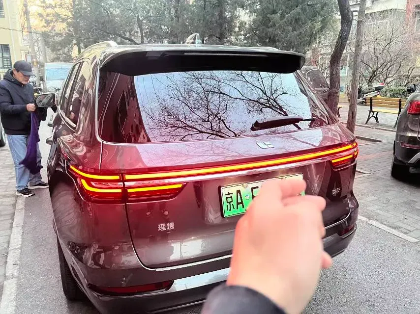 2021 Li ONE Range Extended 131HP REEV 40.5KWH,autocango,china used car exporter,china ev exporter,chinese used car exporter,chinese used ev exporter