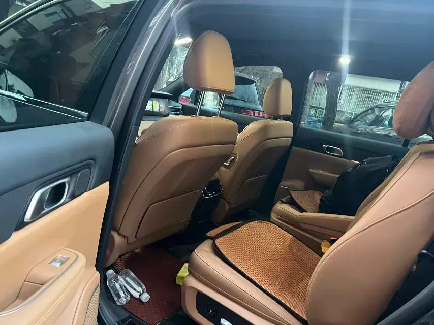 2021 Li ONE Range Extended 131HP REEV 40.5KWH,autocango,china used car exporter,china ev exporter,chinese used car exporter,chinese used ev exporter