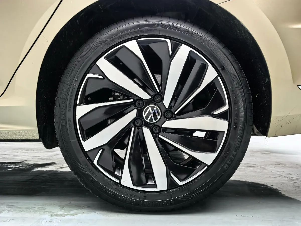 2022 Xpeng P7 BEV 60.2KWH,autocango,china used car exporter,china ev exporter,chinese used car exporter,chinese used ev exporter