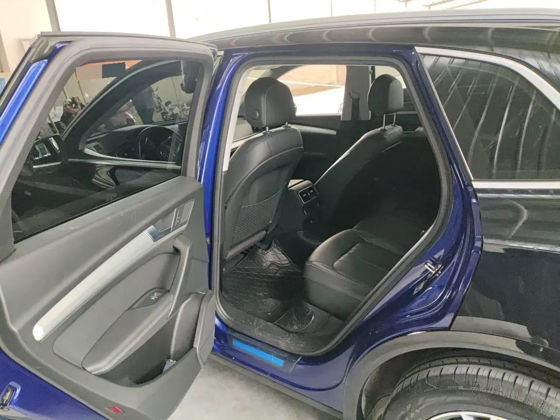 2020 Audi Q5L 2.0T 190HP L4 7DCT,autocango,china used car exporter,china ev exporter,chinese used car exporter,chinese used ev exporter