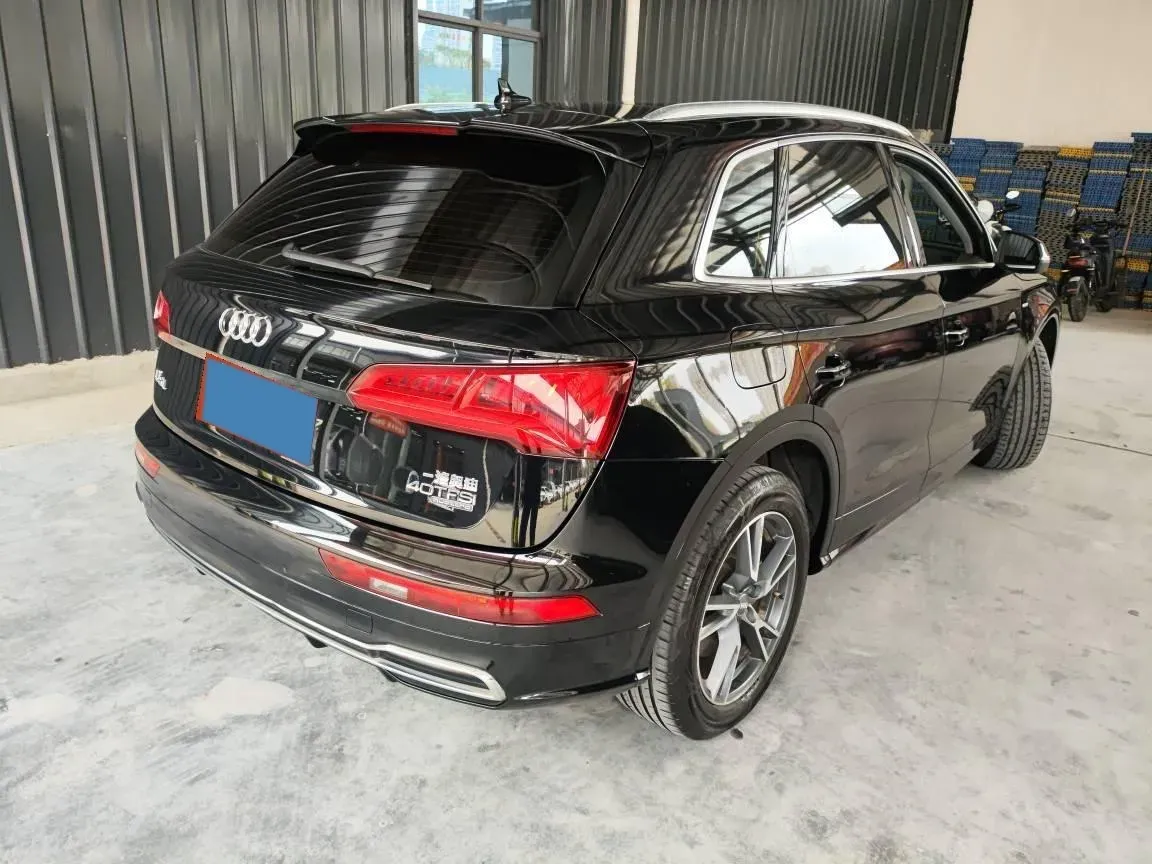 2020 Audi Q5L 2.0T 190HP L4 7DCT,autocango,china used car exporter,china ev exporter,chinese used car exporter,chinese used ev exporter