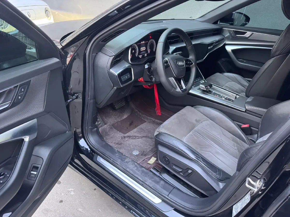 2020 Audi A6L 2.0T 190HP L4 7DCT,autocango,china used car exporter,china ev exporter,chinese used car exporter,chinese used ev exporter