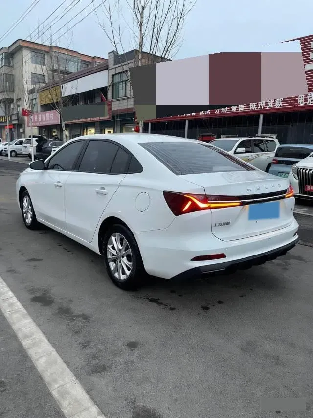 2023 Roewe i5 1.5L 129HP L4 5MT,autocango,china used car exporter,china ev exporter,chinese used car exporter,chinese used ev exporter