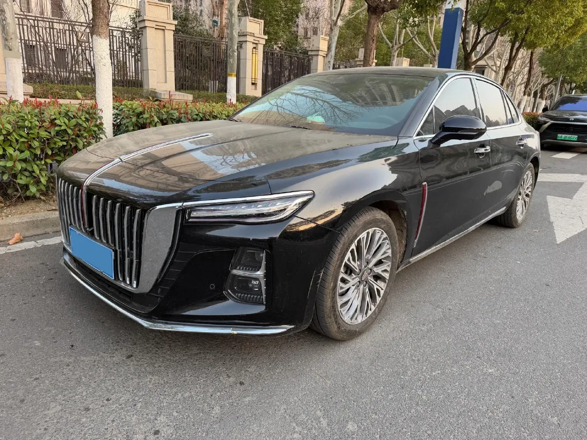 2023 HongQi H5 2.0T 224HP L4 8AT,autocango,china used car exporter,china ev exporter,chinese used car exporter,chinese used ev exporter