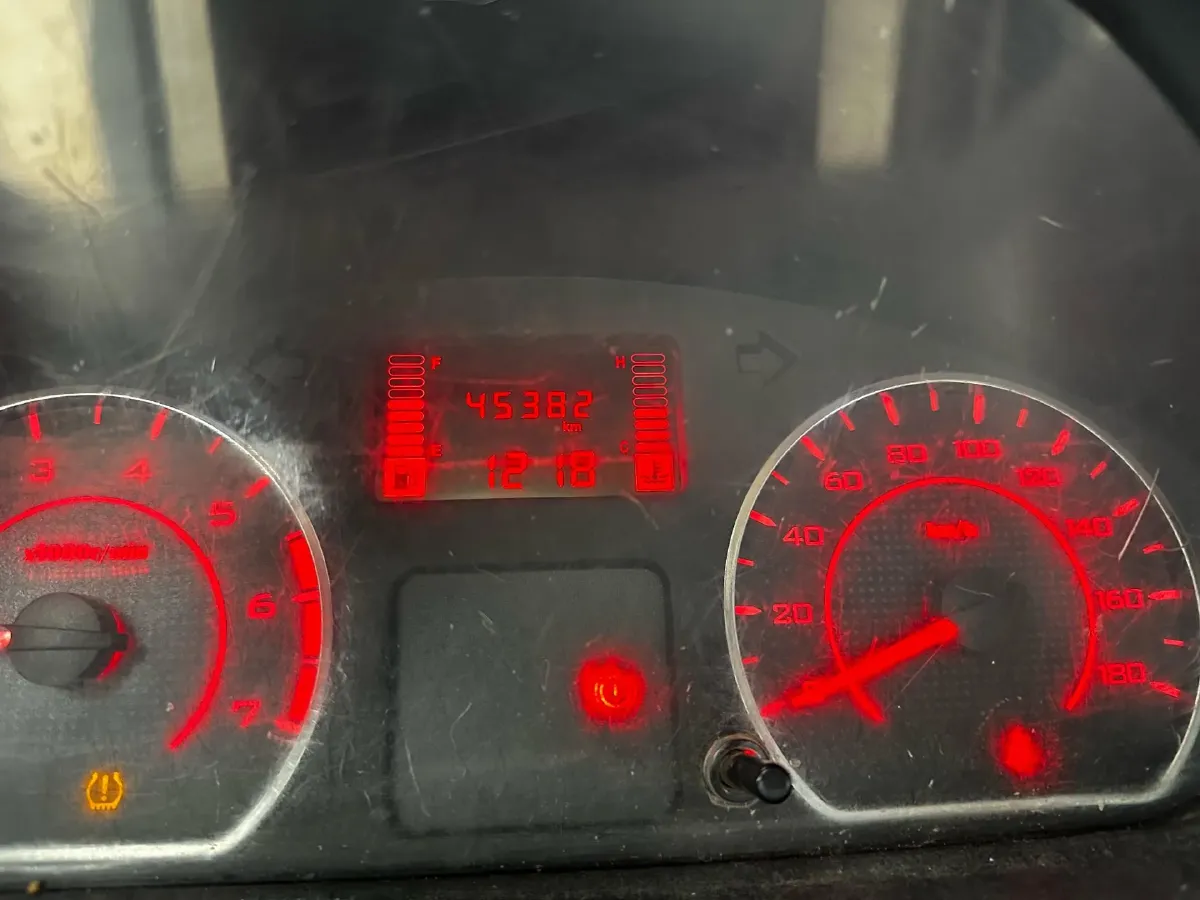 2022 WuLing RongGuang S 1.2L 76HP L4 5MT,autocango,china used car exporter,china ev exporter,chinese used car exporter,chinese used ev exporter