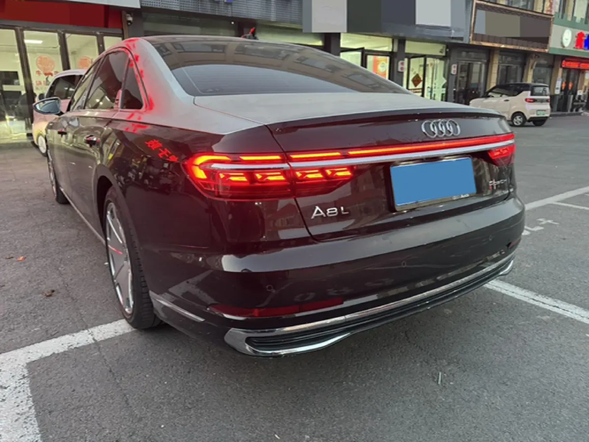 2024 Audi A8 2.0T 265HP L4 8AT,autocango,china used car exporter,china ev exporter,chinese used car exporter,chinese used ev exporter