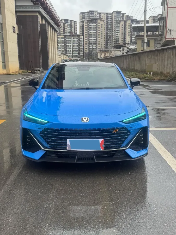 2023 ChangAn UNI-V 1.5T 188HP L4 7DCT,autocango,china used car exporter,china ev exporter,chinese used car exporter,chinese used ev exporter