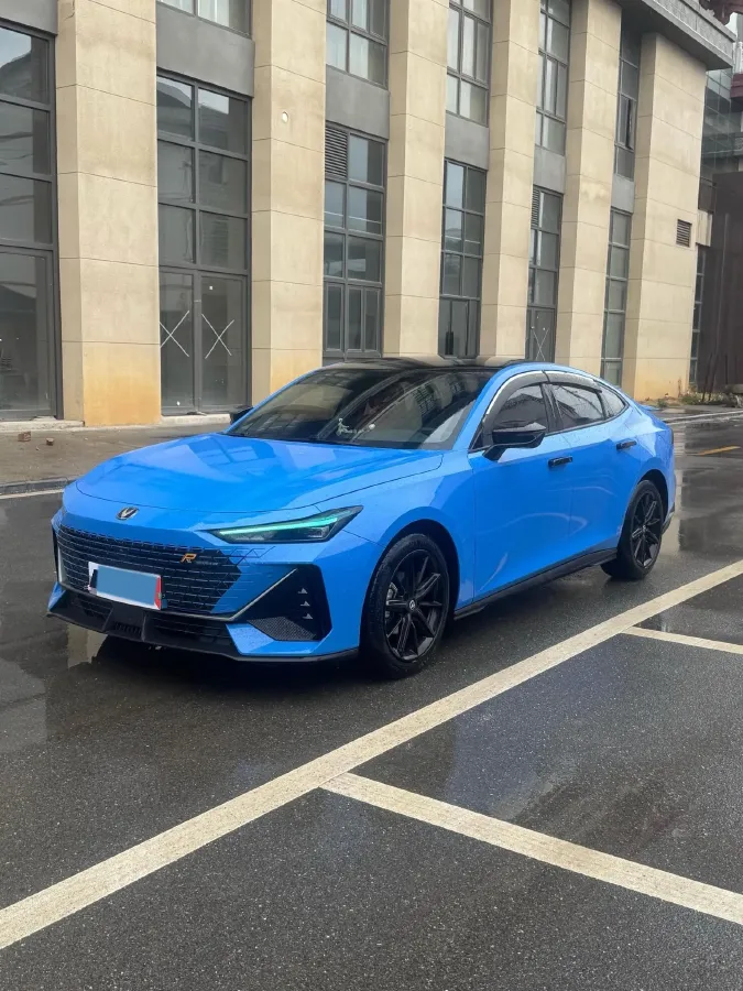 2023 ChangAn UNI-V 1.5T 188HP L4 7DCT,autocango,china used car exporter,china ev exporter,chinese used car exporter,chinese used ev exporter