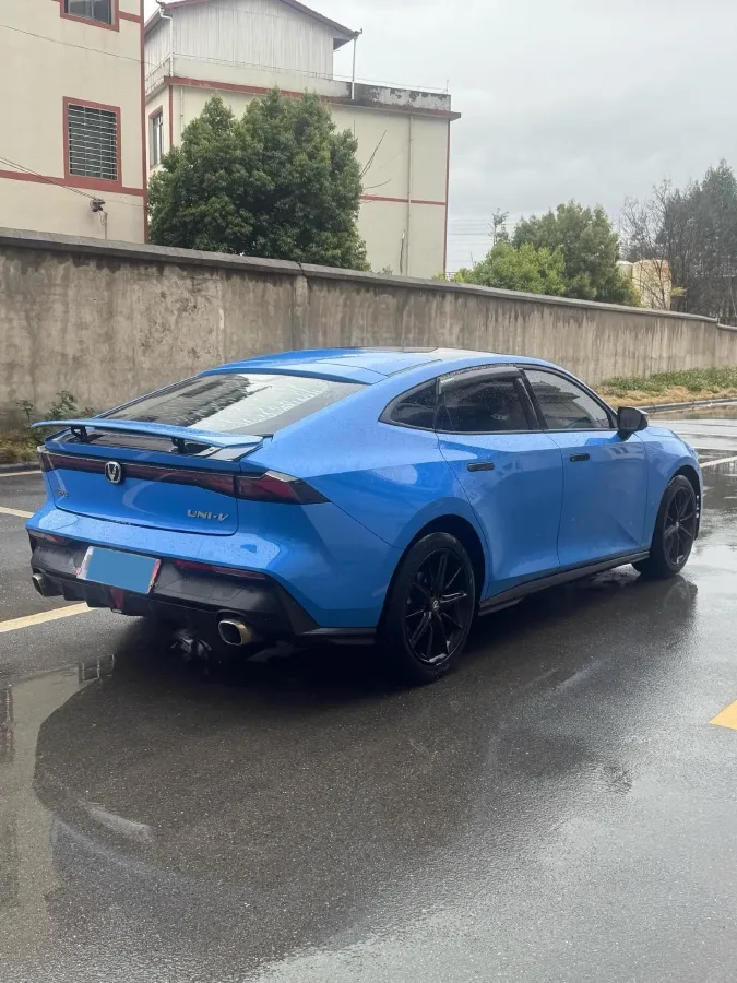 2023 ChangAn UNI-V 1.5T 188HP L4 7DCT,autocango,china used car exporter,china ev exporter,chinese used car exporter,chinese used ev exporter