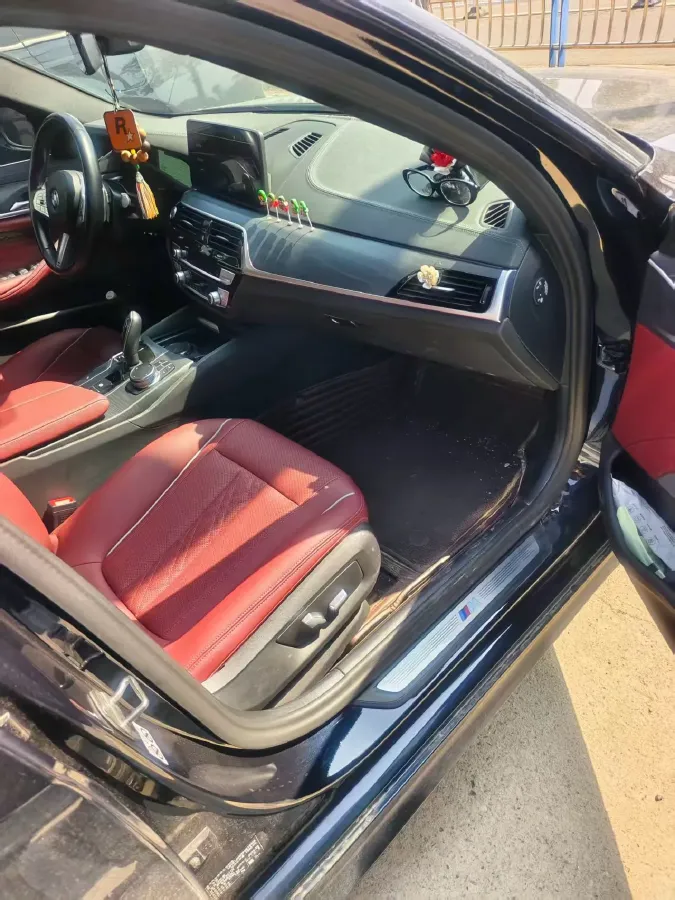 2023 BMW 5 Series 2.0T 245HP L4 8AT,autocango,china used car exporter,china ev exporter,chinese used car exporter,chinese used ev exporter