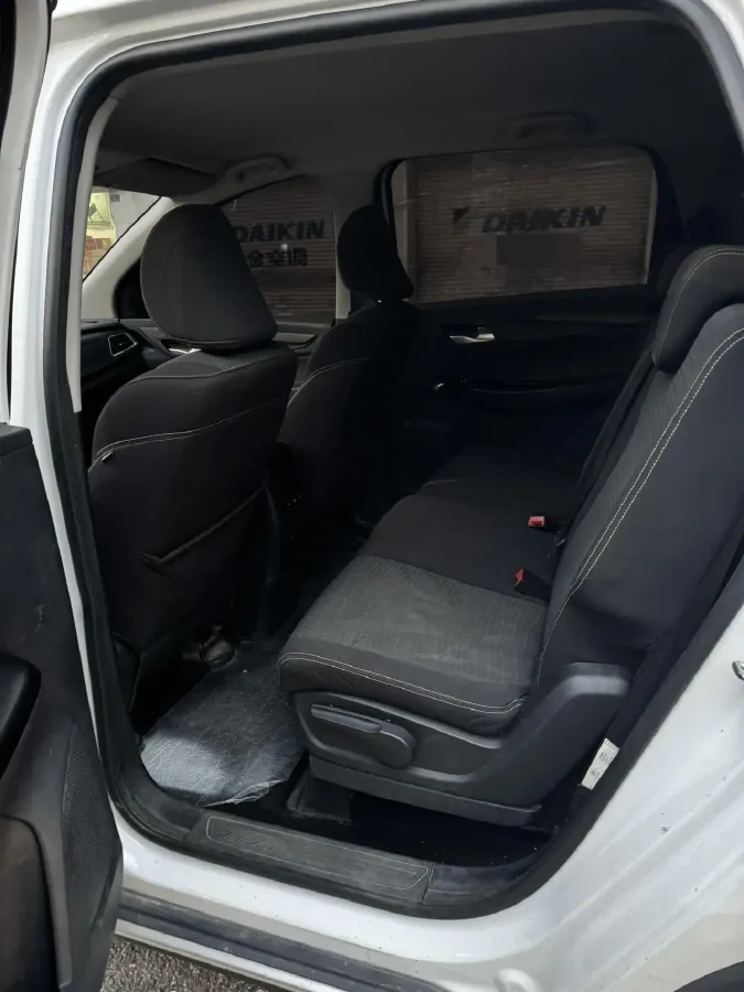 2019 BaoJun 730 1.5T 147HP L4 CVT,autocango,china used car exporter,china ev exporter,chinese used car exporter,chinese used ev exporter