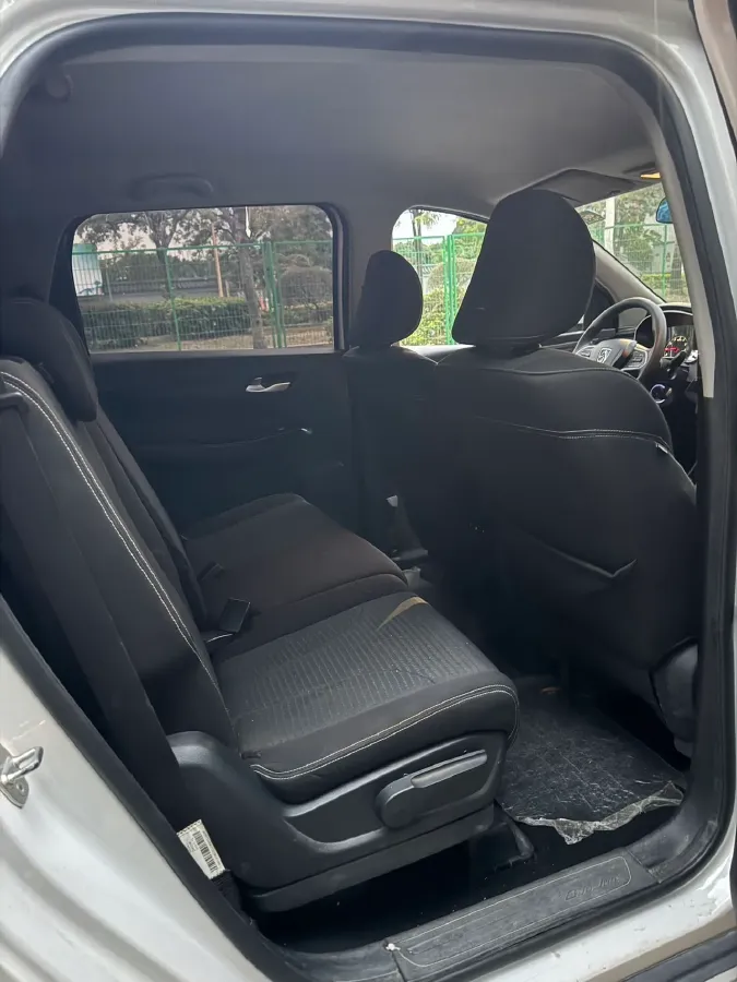 2019 BaoJun 730 1.5T 147HP L4 CVT,autocango,china used car exporter,china ev exporter,chinese used car exporter,chinese used ev exporter