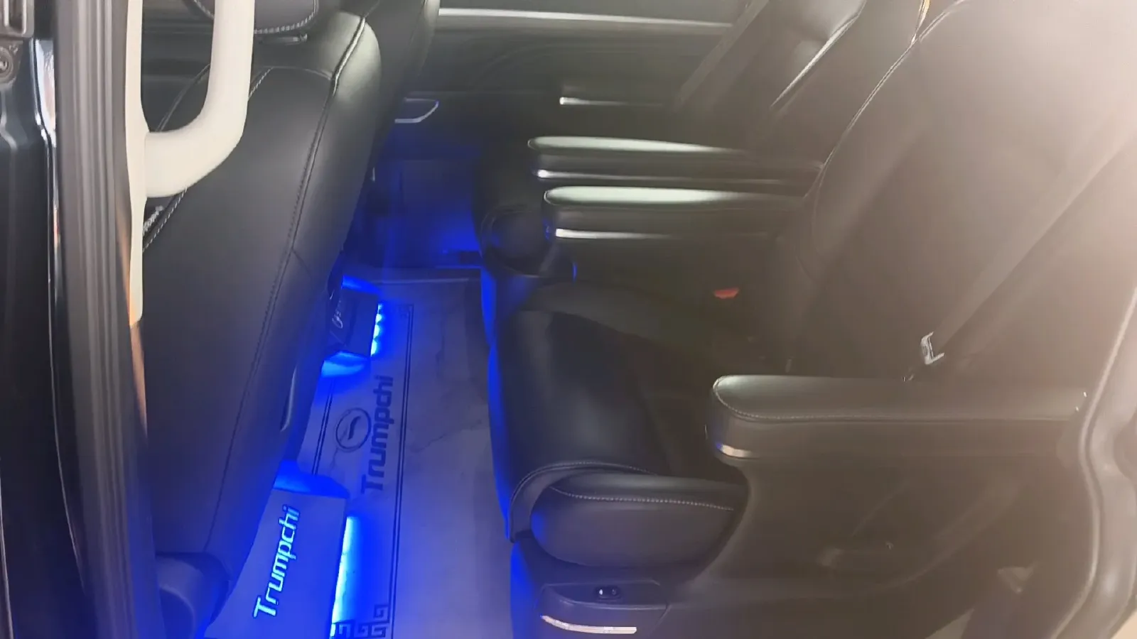 2021 GAC Trumpchi M8 2.0T 252HP L4 8AT,autocango,china used car exporter,china ev exporter,chinese used car exporter,chinese used ev exporter