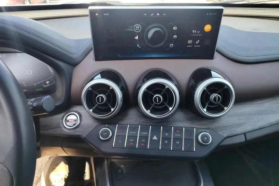 2020 WEY VV7 2.0T 227HP L4 7DCT PHEV,autocango,china used car exporter,china ev exporter,chinese used car exporter,chinese used ev exporter