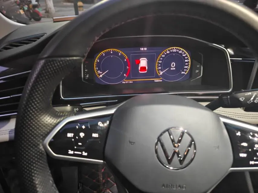 2023 Volkswagen Tiguan L 2.0T 186HP L4 7DCT,autocango,china used car exporter,china ev exporter,chinese used car exporter,chinese used ev exporter