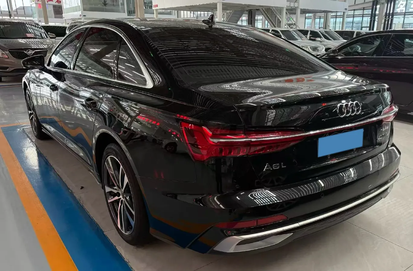 2023 Audi A6L 2.0T 190HP L4 7DCT,autocango,china used car exporter,china ev exporter,chinese used car exporter,chinese used ev exporter