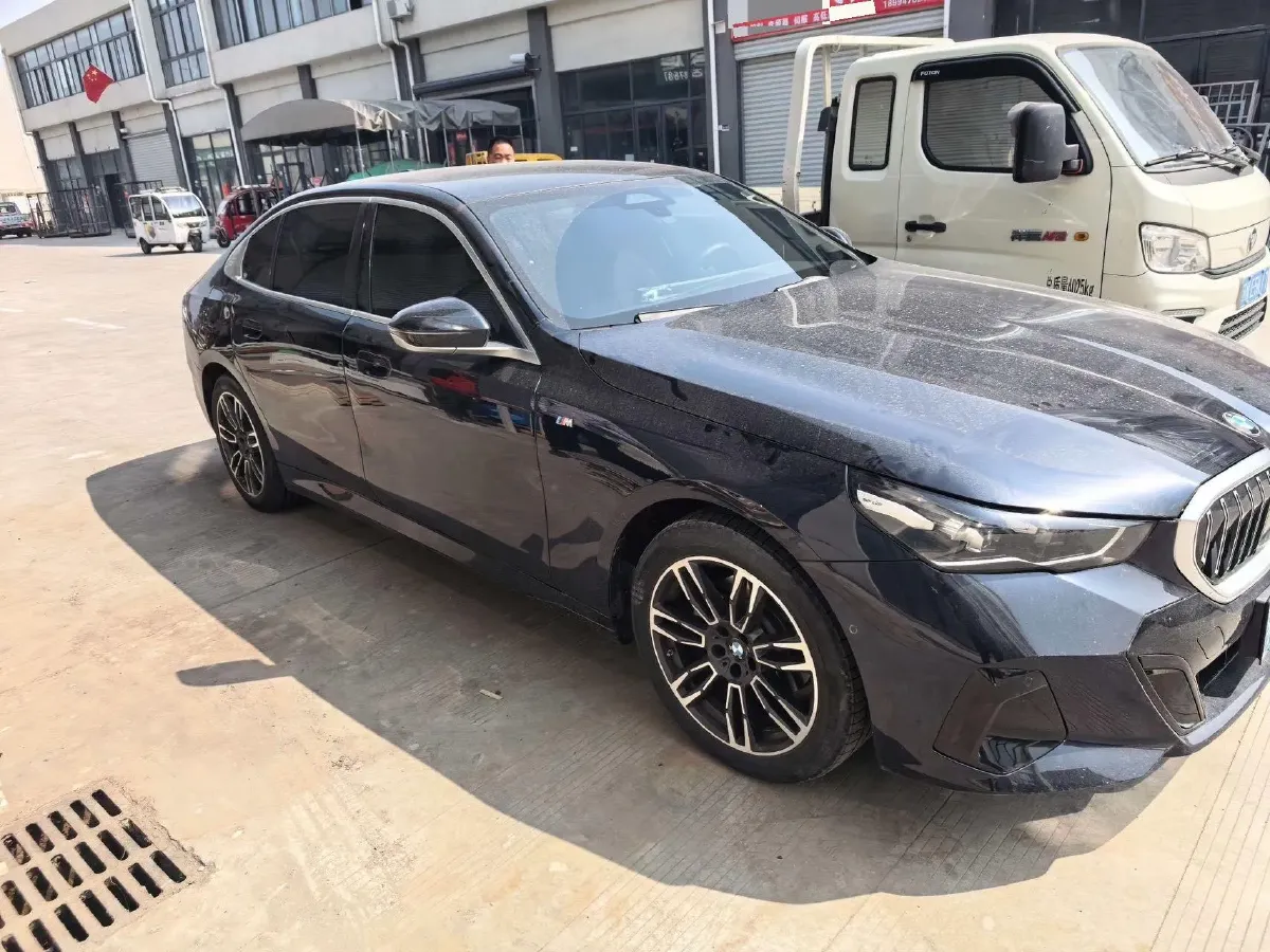 2025 BMW 5 Series 2.0T 258HP L4 8AT,autocango,china used car exporter,china ev exporter,chinese used car exporter,chinese used ev exporter