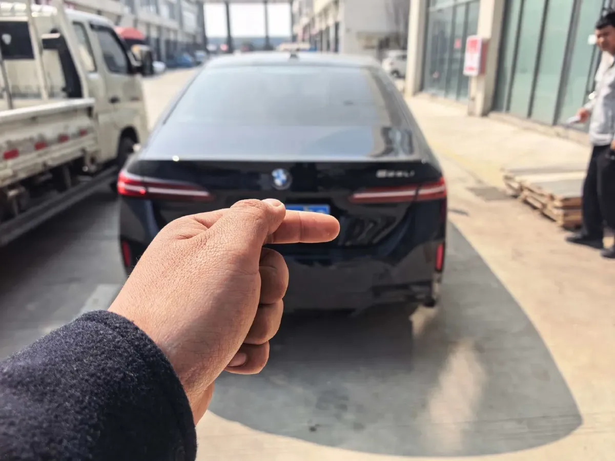 2025 BMW 5 Series 2.0T 258HP L4 8AT,autocango,china used car exporter,china ev exporter,chinese used car exporter,chinese used ev exporter