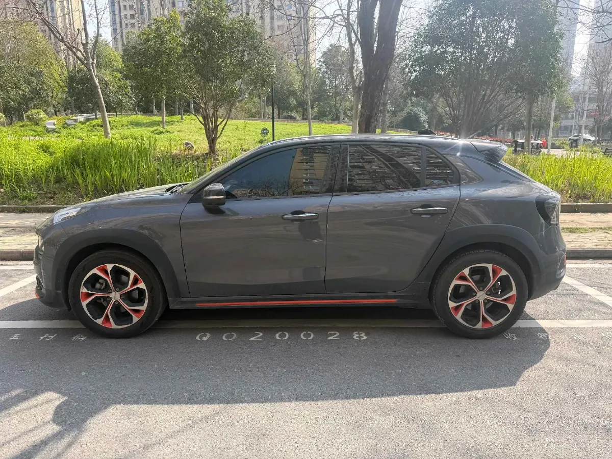 2018 Toyota C-HR 2.0L 171HP L4 CVT,autocango,china used car exporter,china ev exporter,chinese used car exporter,chinese used ev exporter