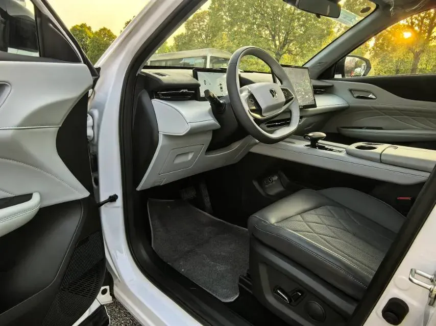 2024 ChangAn UNI-Z 1.5L 98HP L4 E-CVT PHEV 18.4KWH,autocango,china used car exporter,china ev exporter,chinese used car exporter,chinese used ev exporter