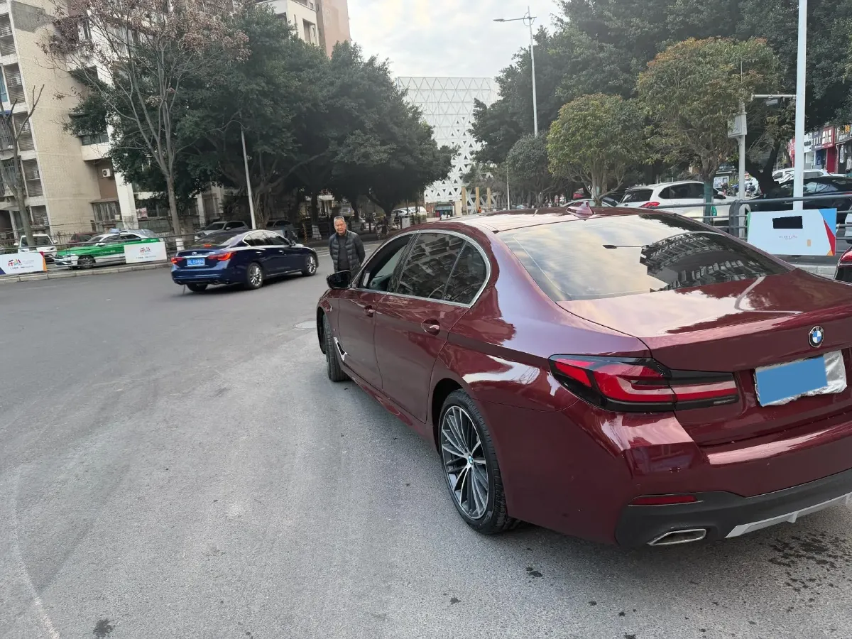 2021 BMW 5 Series 2.0T 184HP L4 8AT,autocango,china used car exporter,china ev exporter,chinese used car exporter,chinese used ev exporter