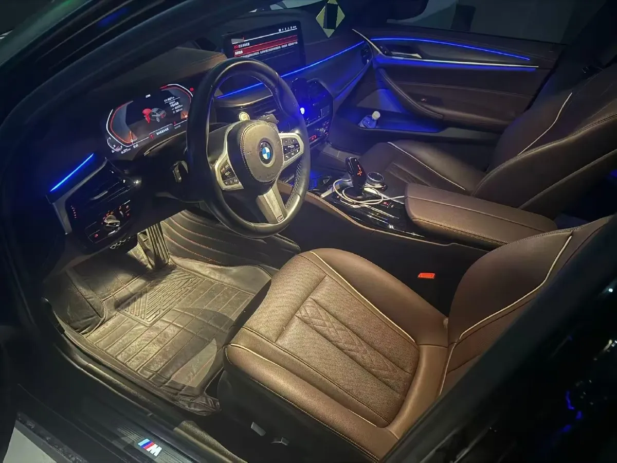 2022 BMW 5 Series 2.0T 252HP L4 8AT,autocango,china used car exporter,china ev exporter,chinese used car exporter,chinese used ev exporter