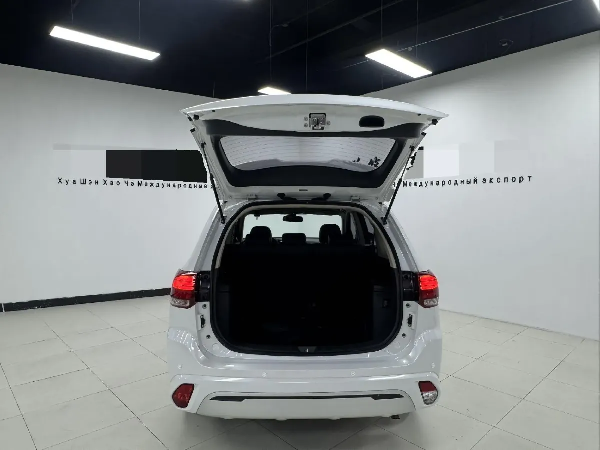 2021 Mitsubishi Outlander 2.0L 166HP L4 CVT,autocango,china used car exporter,china ev exporter,chinese used car exporter,chinese used ev exporter