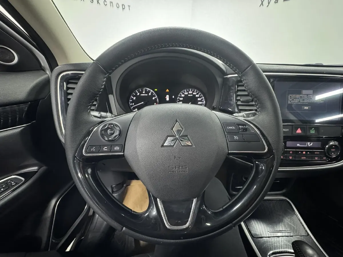 2021 Mitsubishi Outlander 2.0L 166HP L4 CVT,autocango,china used car exporter,china ev exporter,chinese used car exporter,chinese used ev exporter