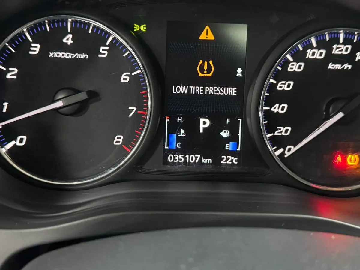 2021 Mitsubishi Outlander 2.0L 166HP L4 CVT,autocango,china used car exporter,china ev exporter,chinese used car exporter,chinese used ev exporter