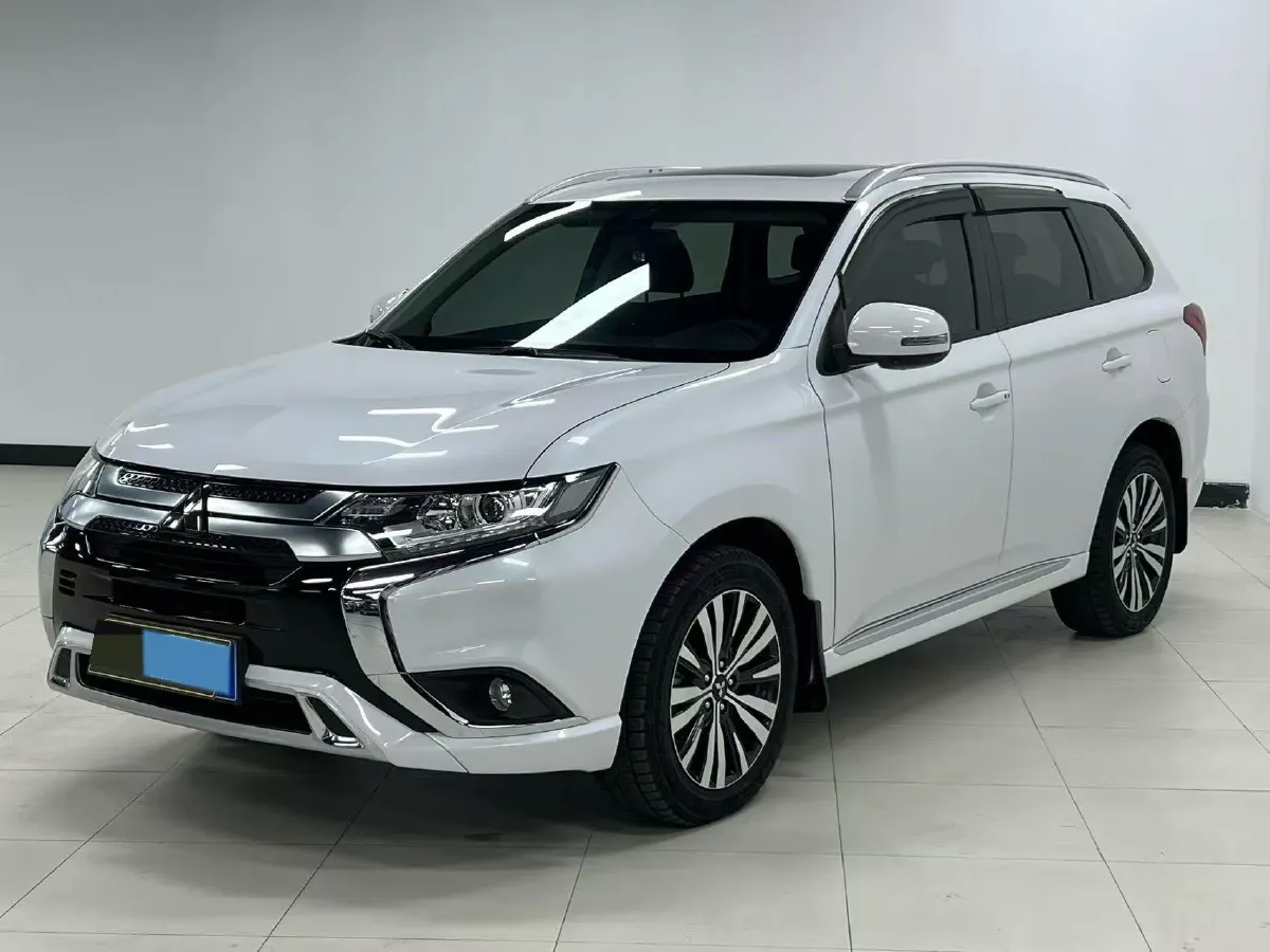 2021 Mitsubishi Outlander 2.0L 166HP L4 CVT,autocango,china used car exporter,china ev exporter,chinese used car exporter,chinese used ev exporter