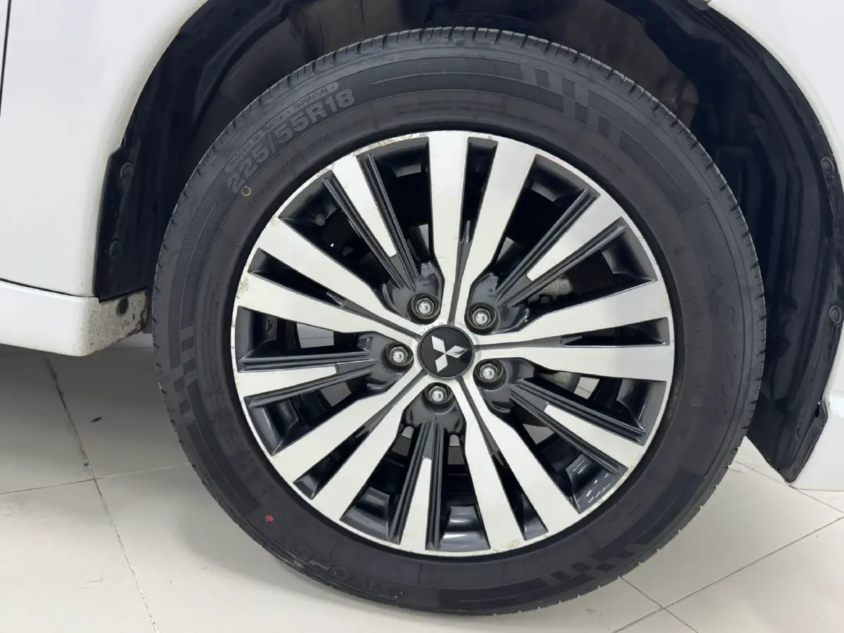 2021 Mitsubishi Outlander 2.0L 166HP L4 CVT,autocango,china used car exporter,china ev exporter,chinese used car exporter,chinese used ev exporter