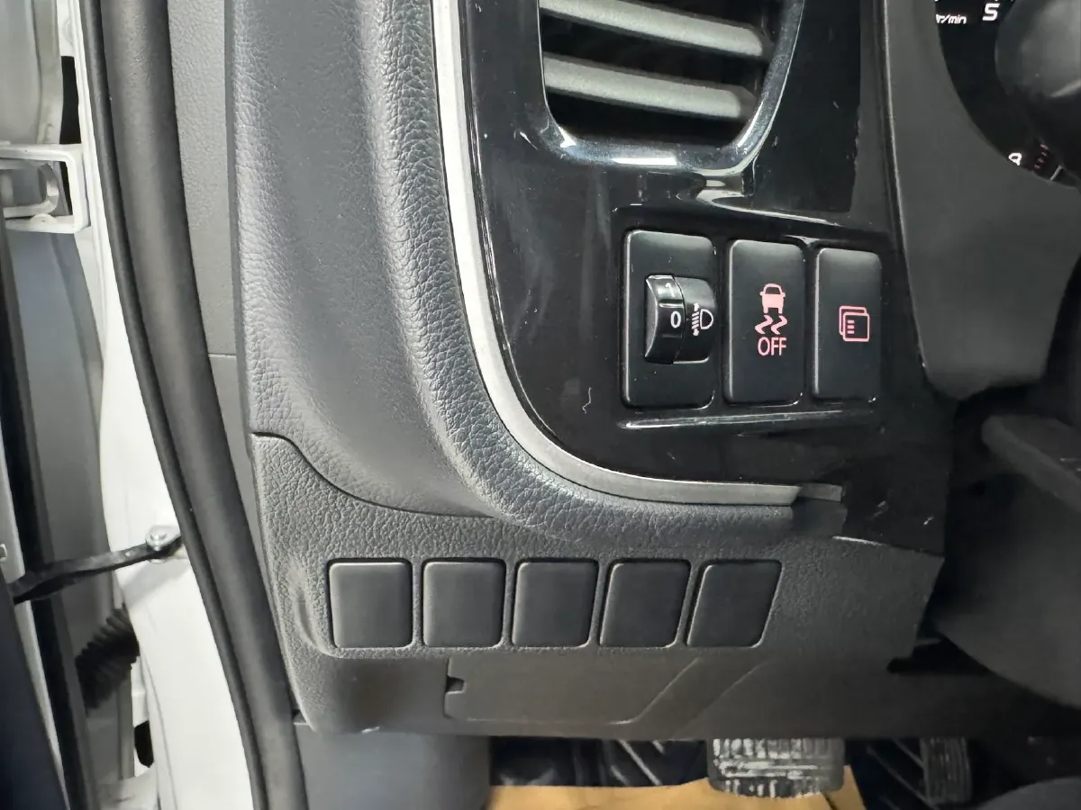 2021 Mitsubishi Outlander 2.0L 166HP L4 CVT,autocango,china used car exporter,china ev exporter,chinese used car exporter,chinese used ev exporter