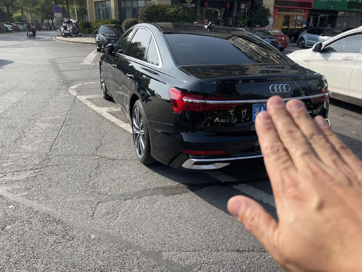 2024 Audi A6L 2.0T 245HP L4 7DCT,autocango,china used car exporter,china ev exporter,chinese used car exporter,chinese used ev exporter