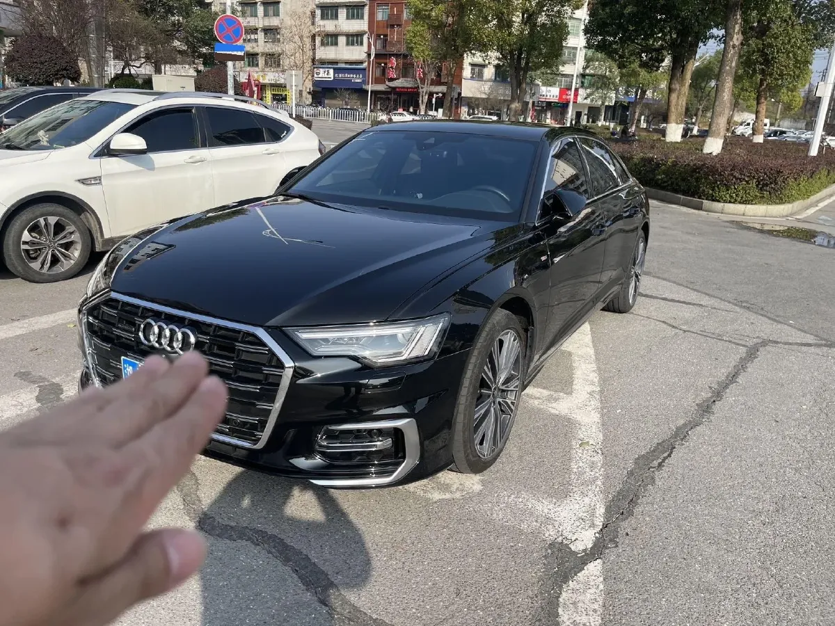2024 Audi A6L 2.0T 245HP L4 7DCT,autocango,china used car exporter,china ev exporter,chinese used car exporter,chinese used ev exporter