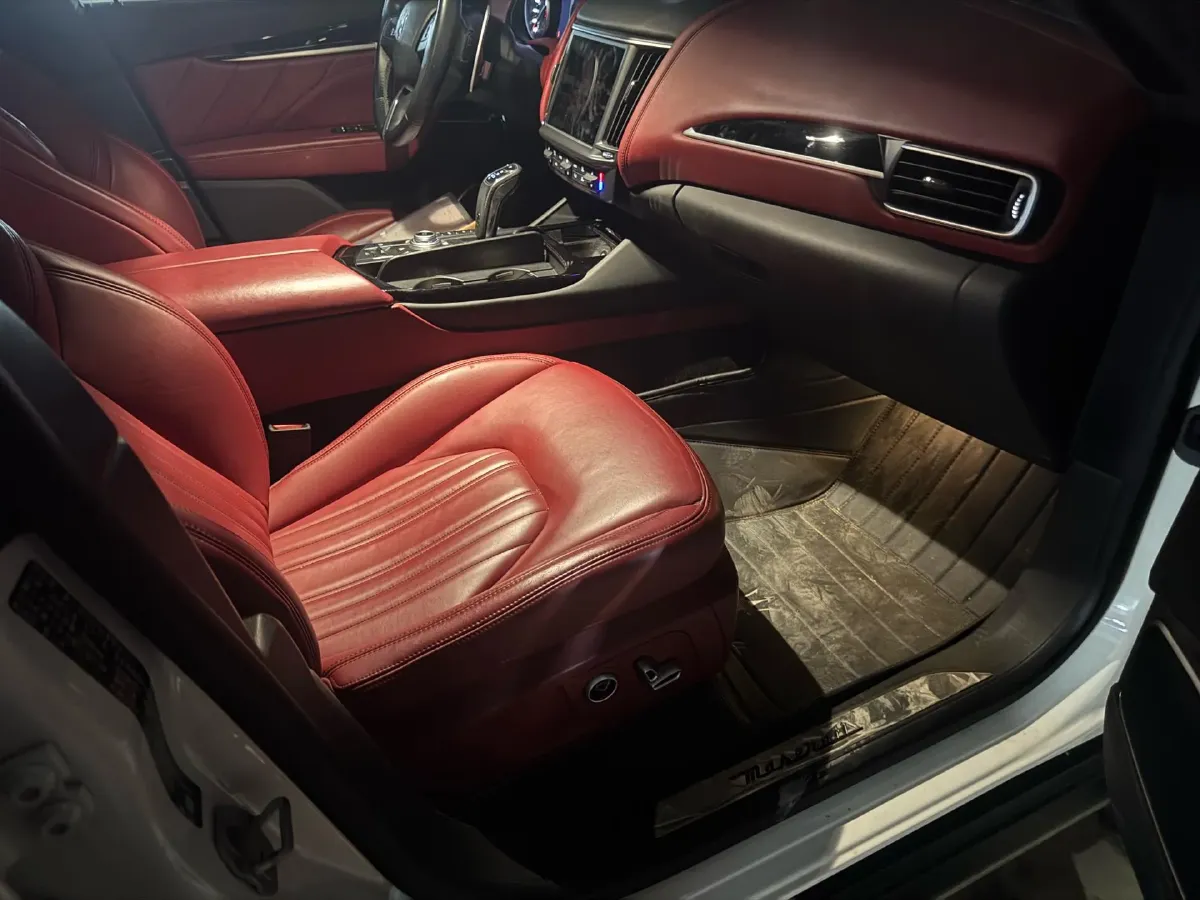 2021 Maserati Levante 3.0T 350HP V6 8AT,autocango,china used car exporter,china ev exporter,chinese used car exporter,chinese used ev exporter